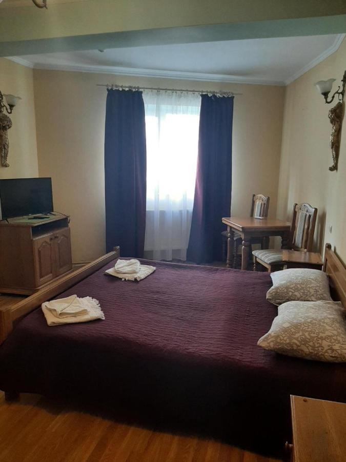 Hotel Nikolet Мукачево Экстерьер фото